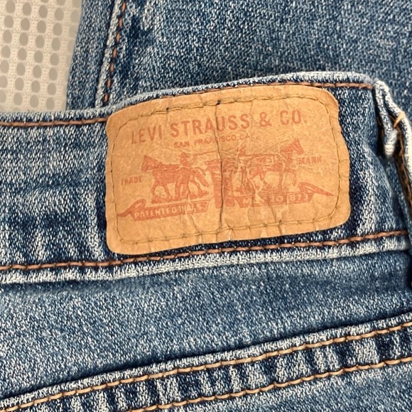 Levi's 515 Boot Cut Medium Wash Jeans - Picture 8 of 13